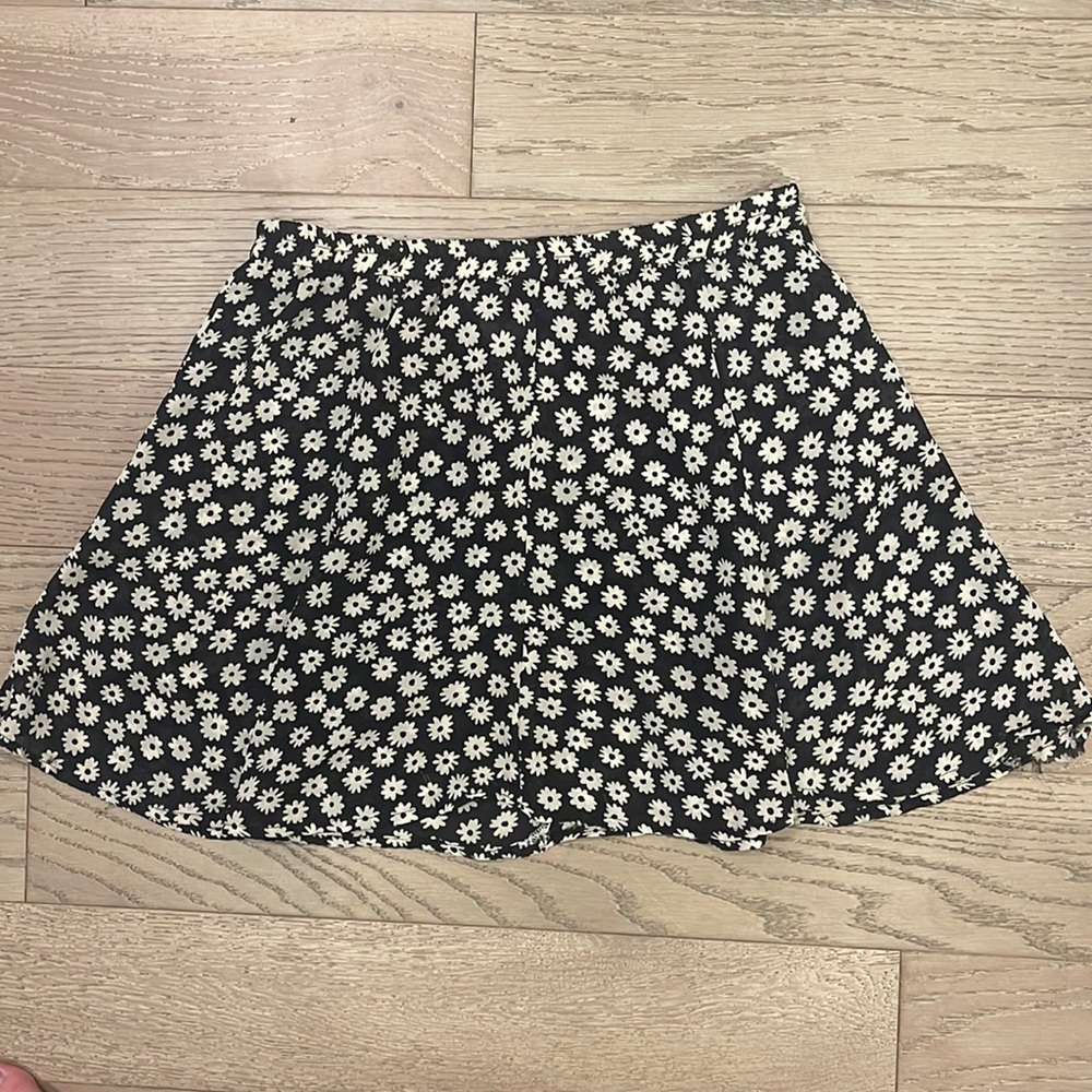Vintage Black and White Flower Skirt Size S